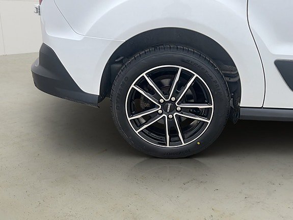 Vehicle Image 30
