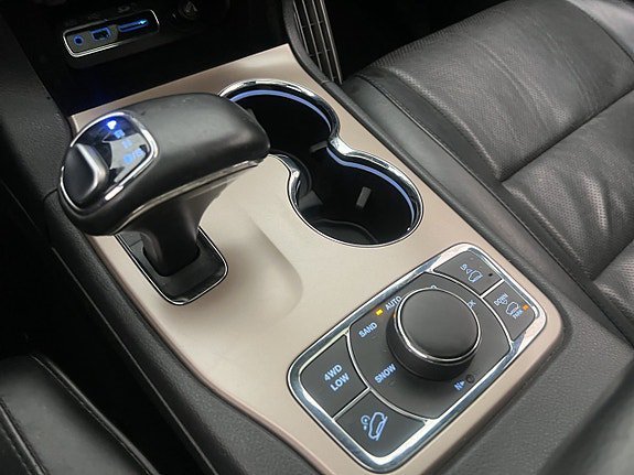 Vehicle Image 17