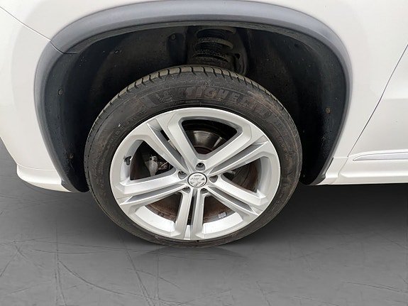 Vehicle Image 28