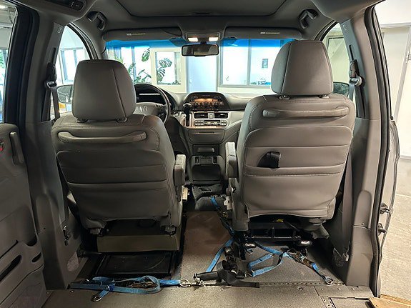 Vehicle Image 9