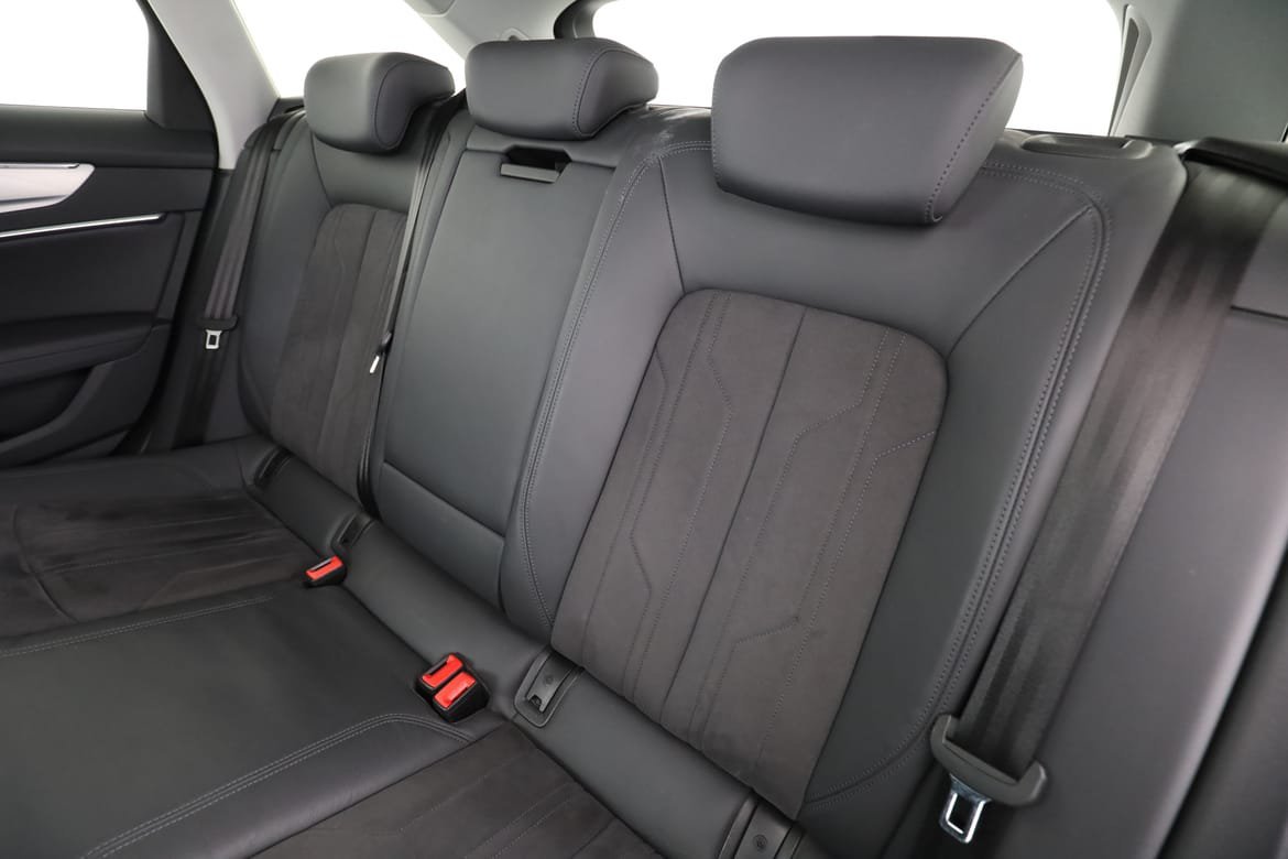 Vehicle Image 15