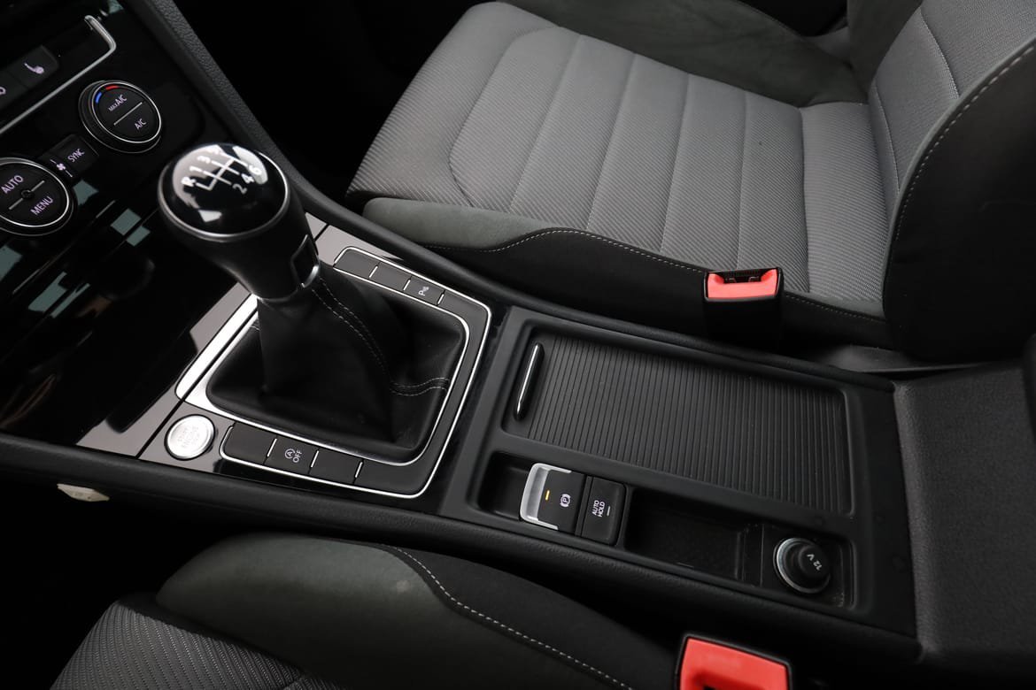 Vehicle Image 25