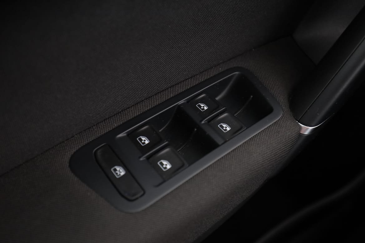 Vehicle Image 33
