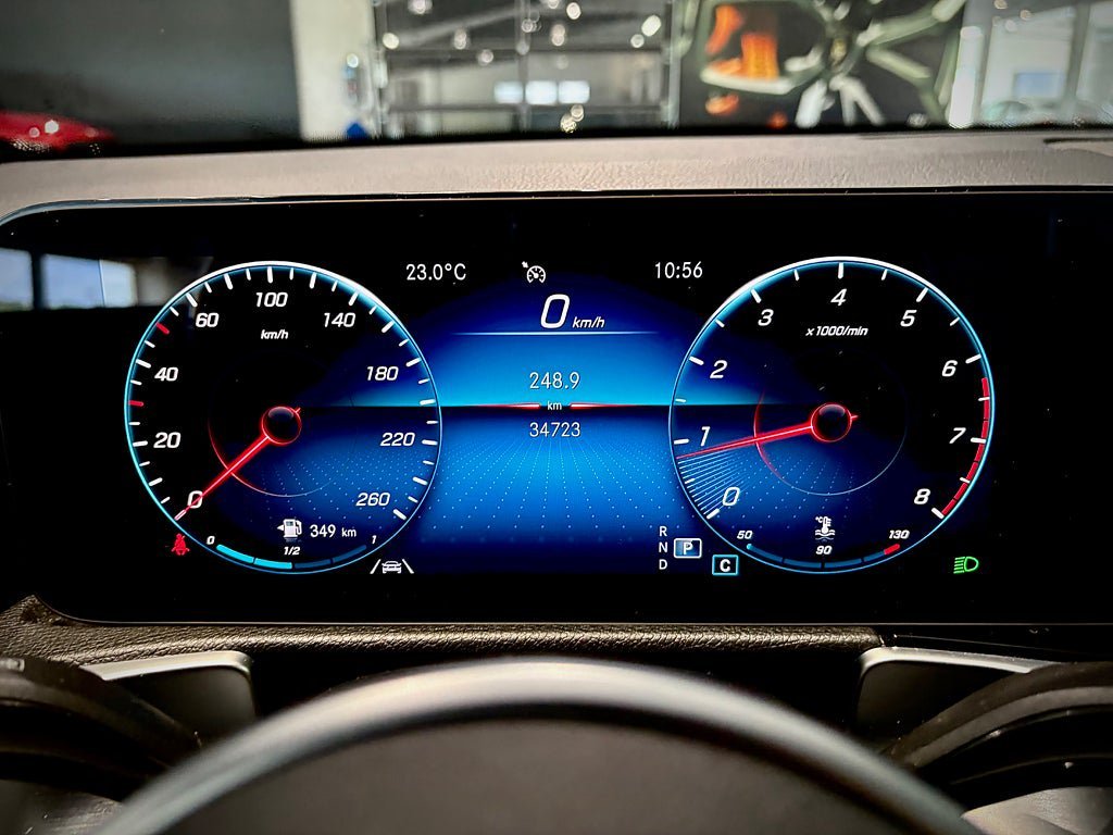 Vehicle Image 12