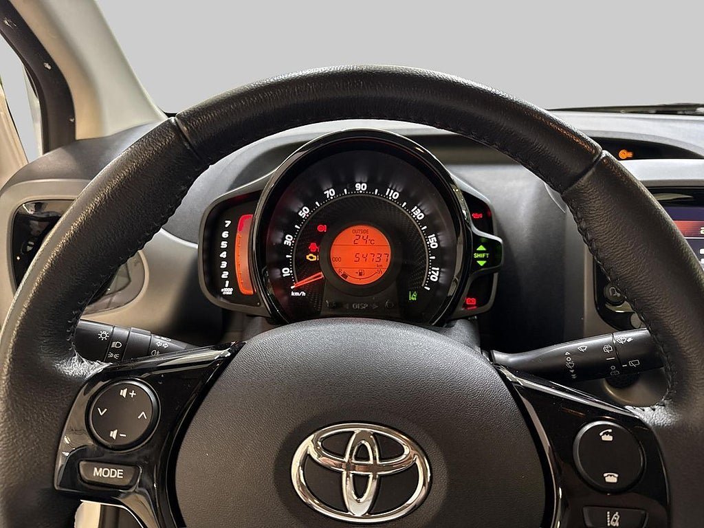 Vehicle Image 15