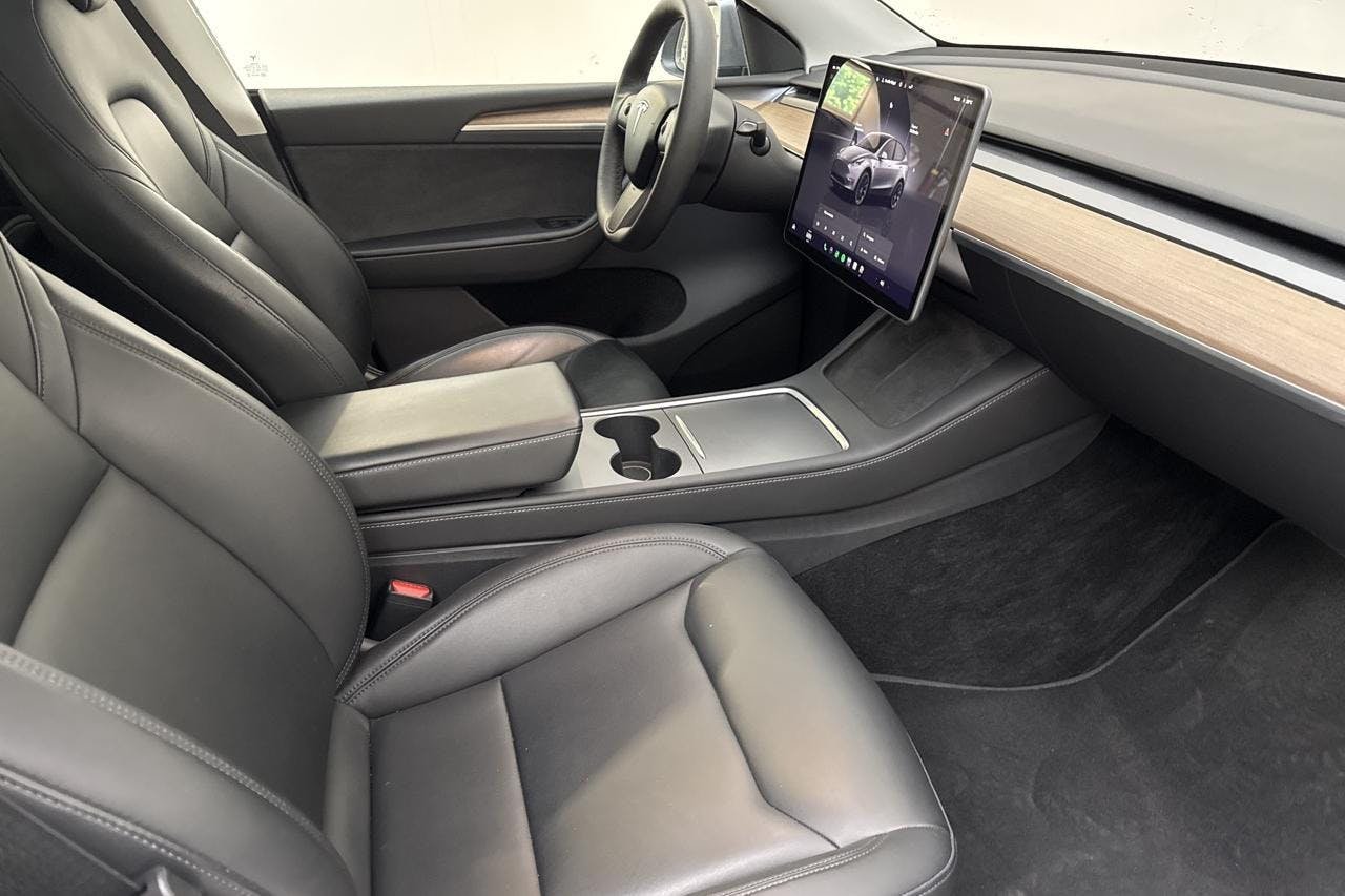 Vehicle Image 7