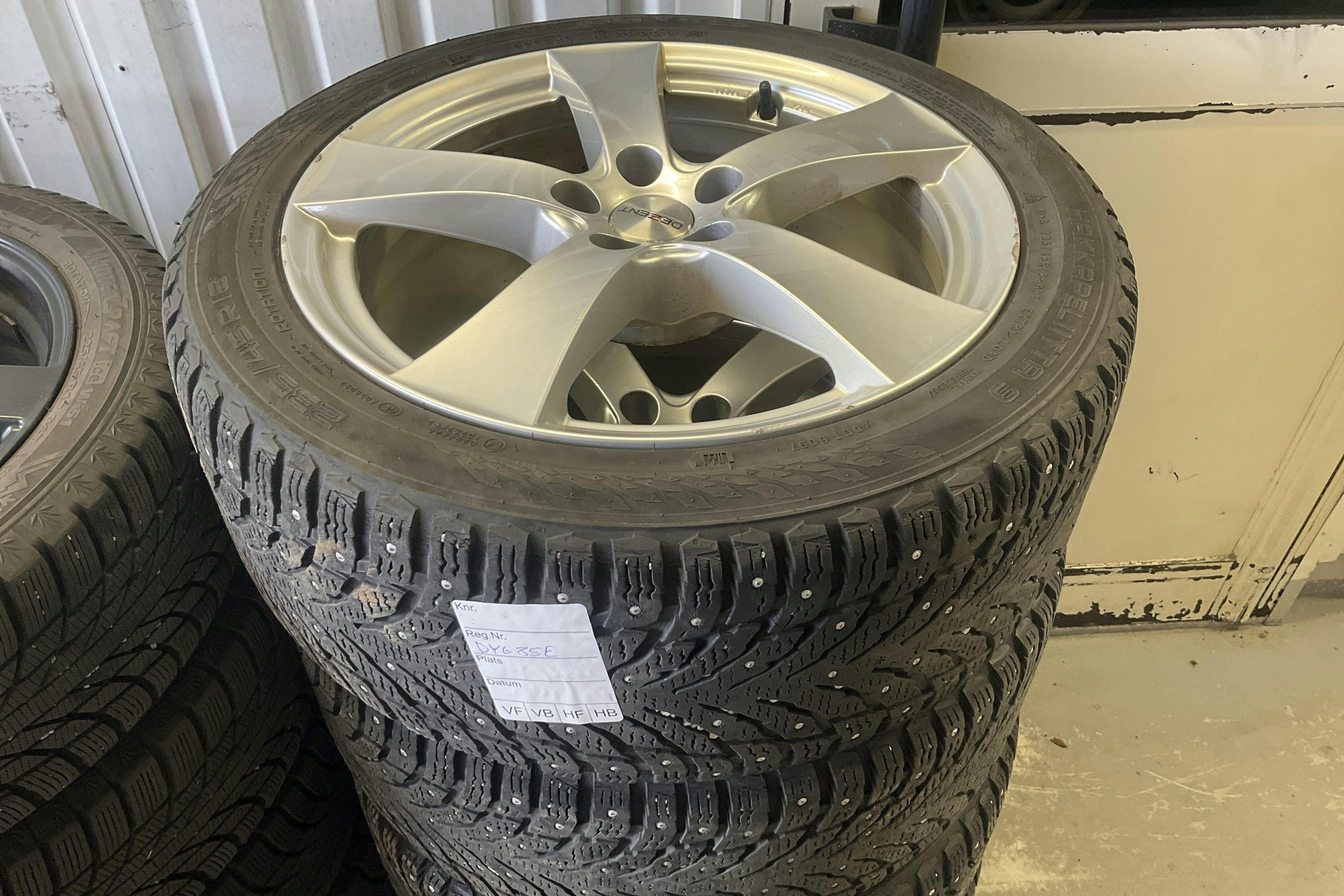 Vehicle Image 12