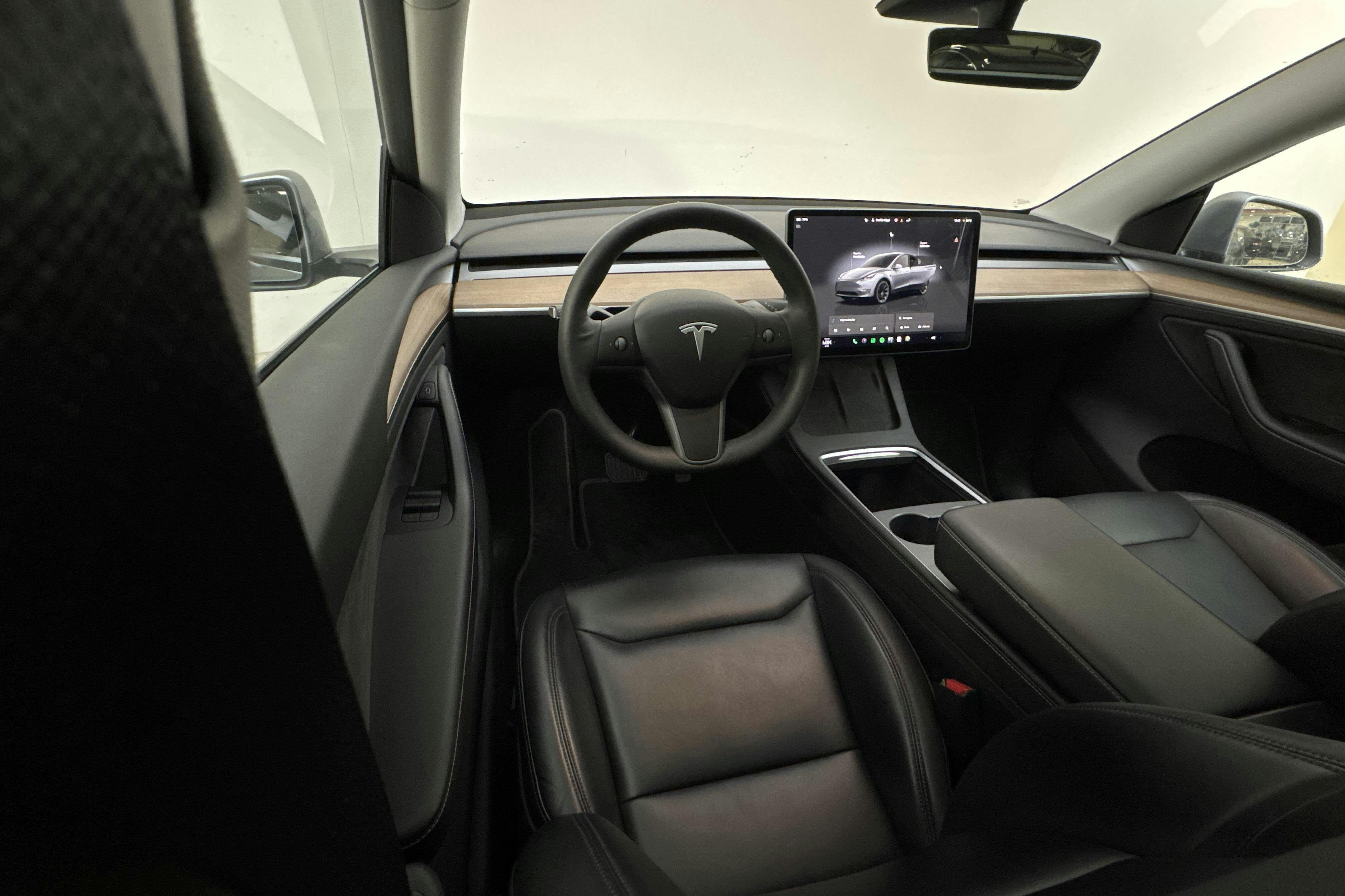 Vehicle Image 21