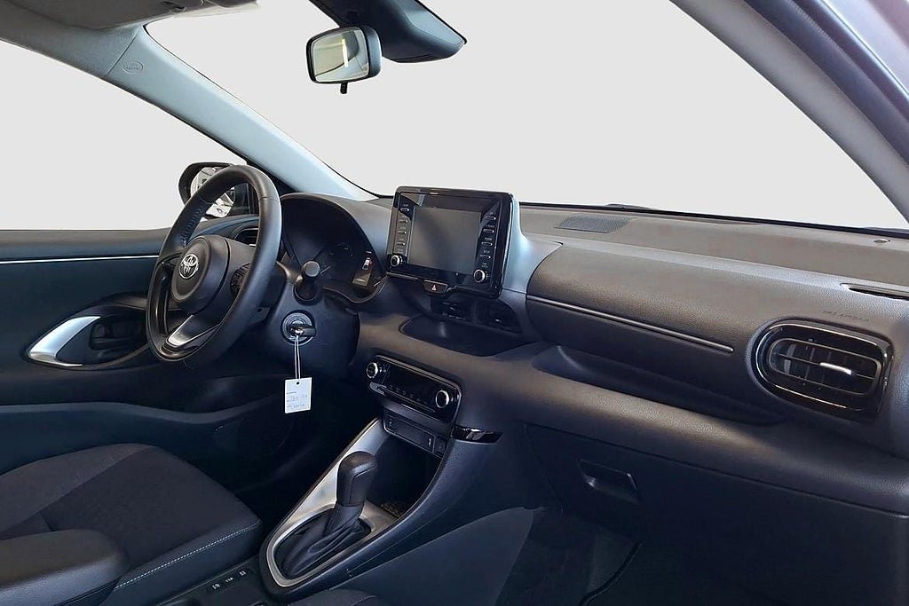 Vehicle Image 9