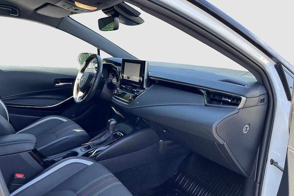 Vehicle Image 10