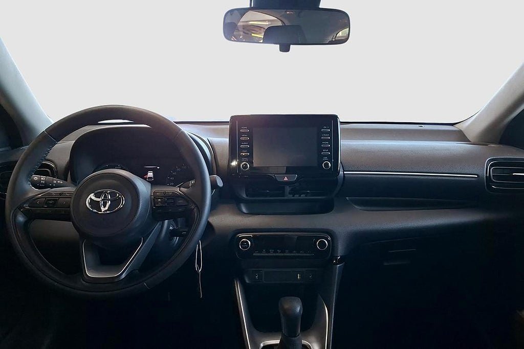 Vehicle Image 11