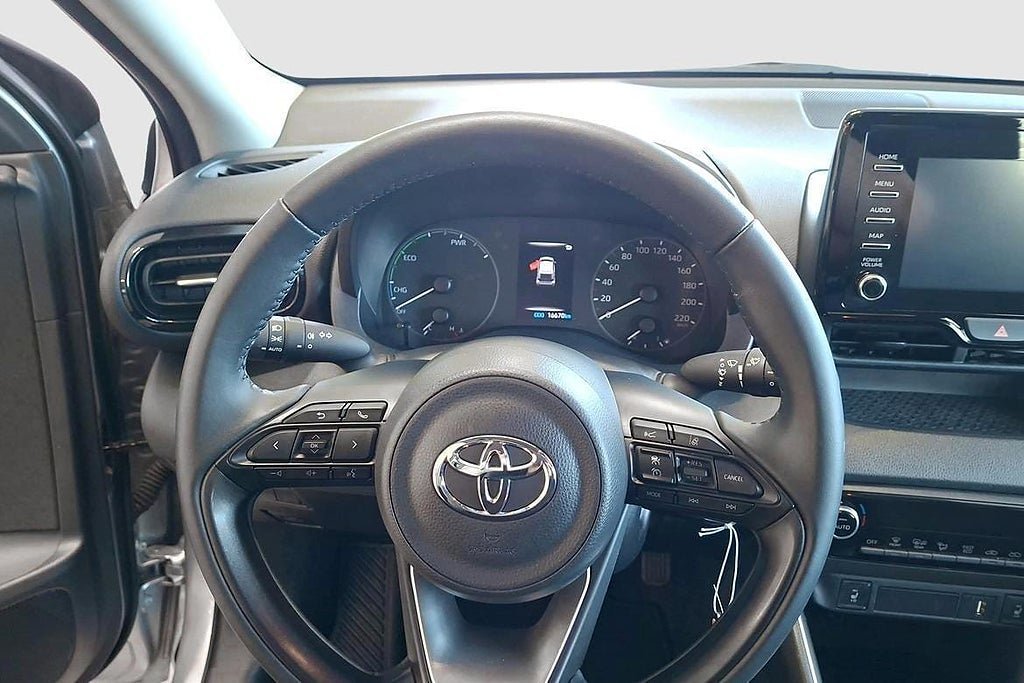 Vehicle Image 12