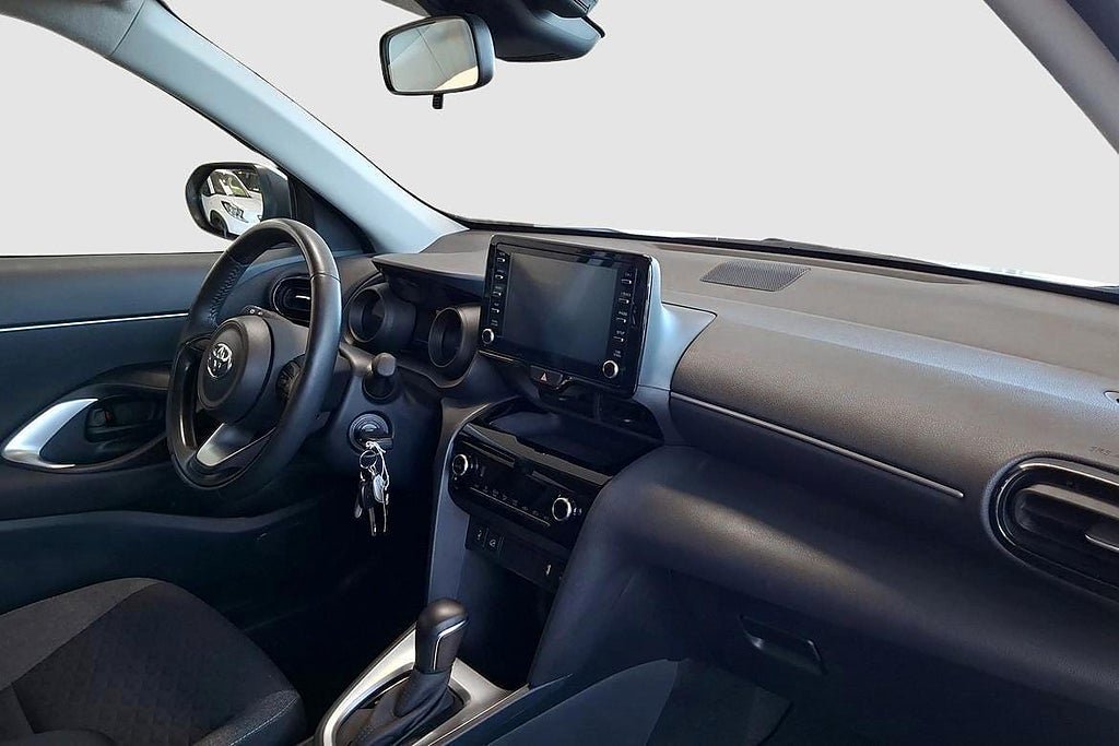 Vehicle Image 9