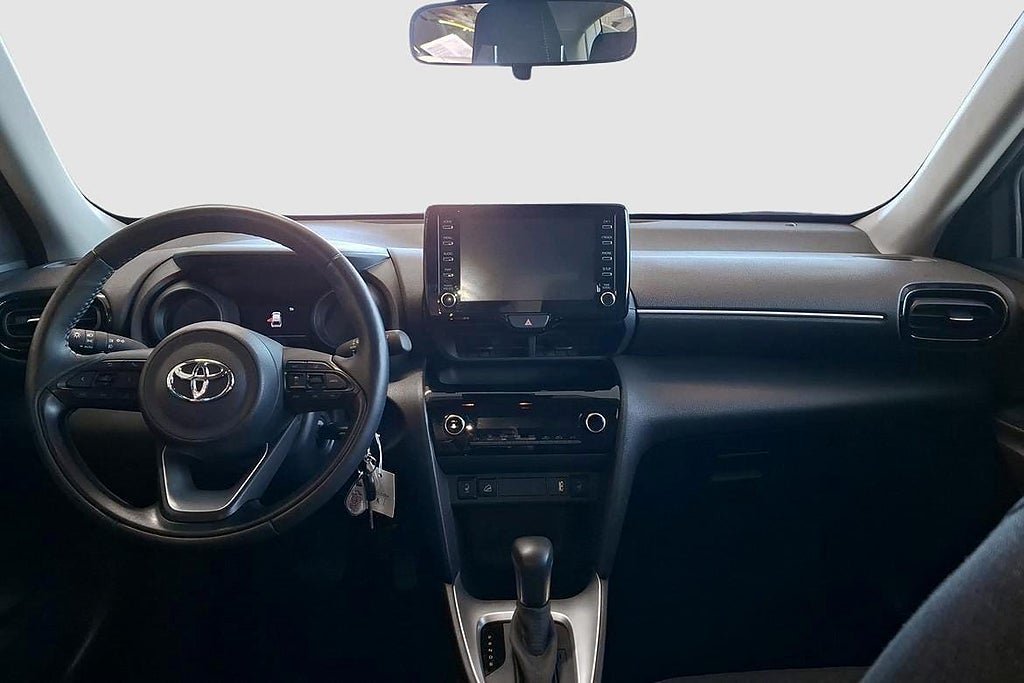 Vehicle Image 11