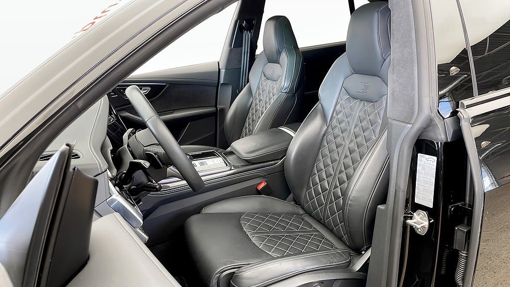 Vehicle Image 8