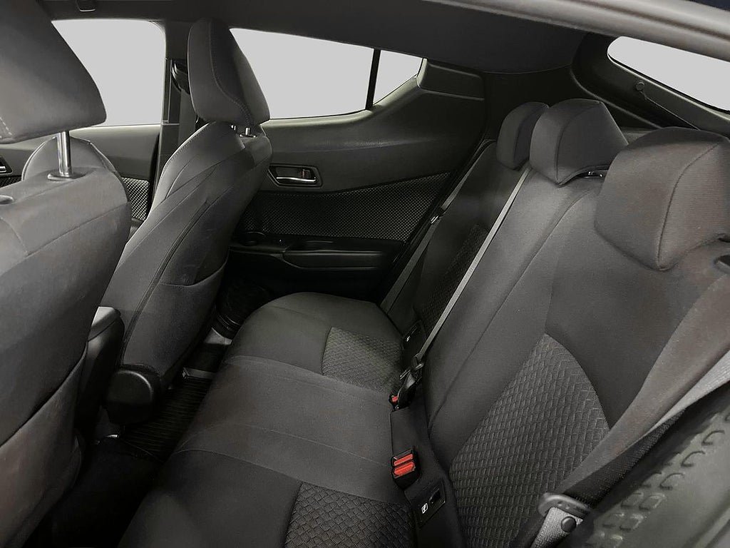 Vehicle Image 11