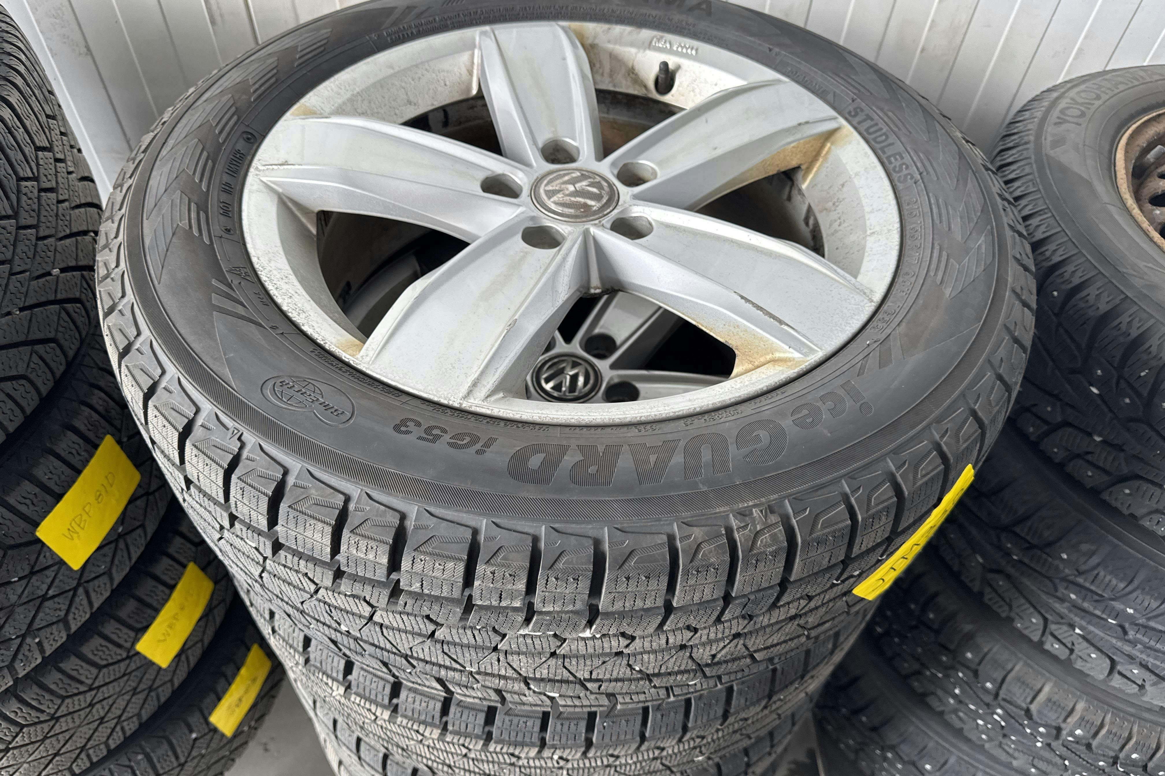 Vehicle Image 15