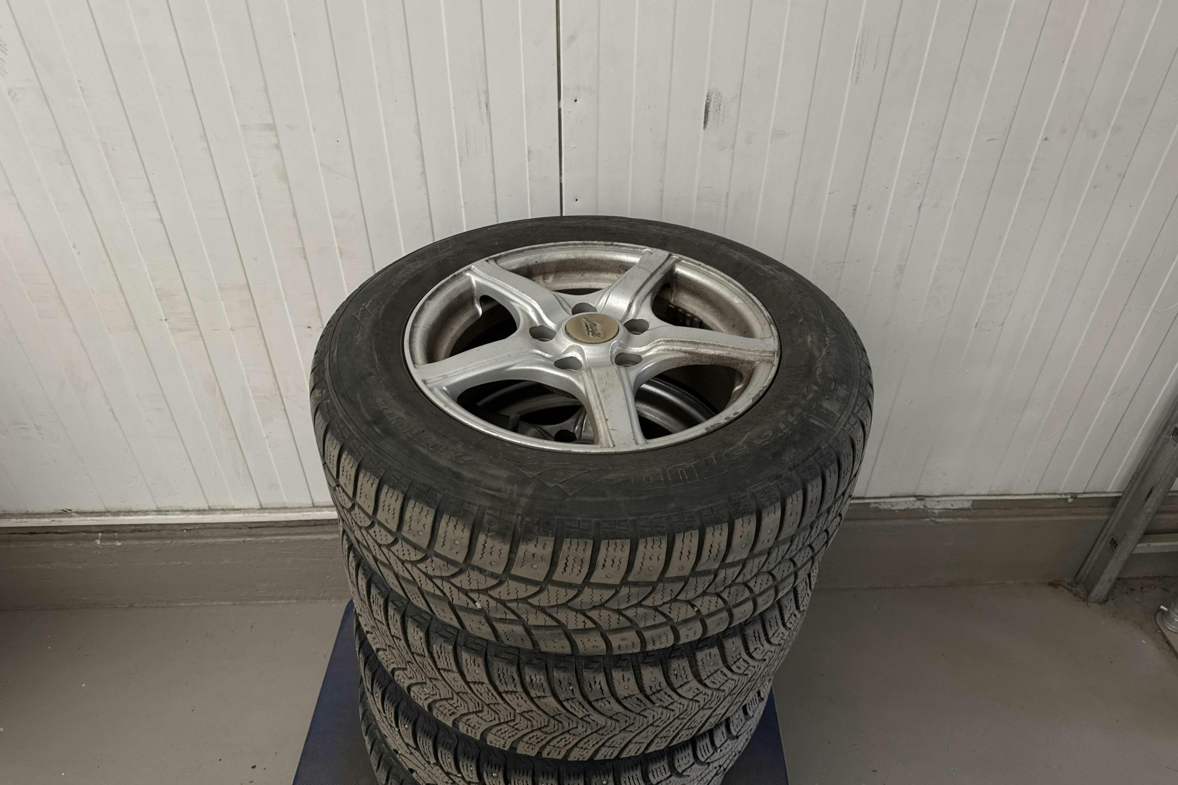 Vehicle Image 14
