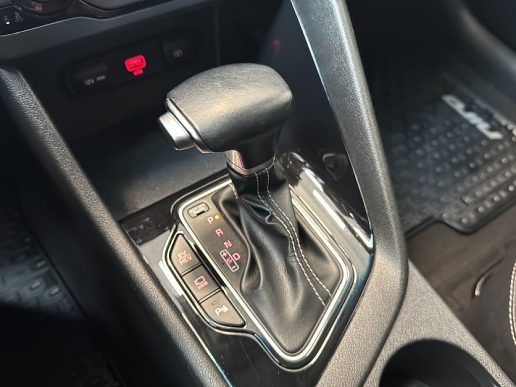 Vehicle Image 12