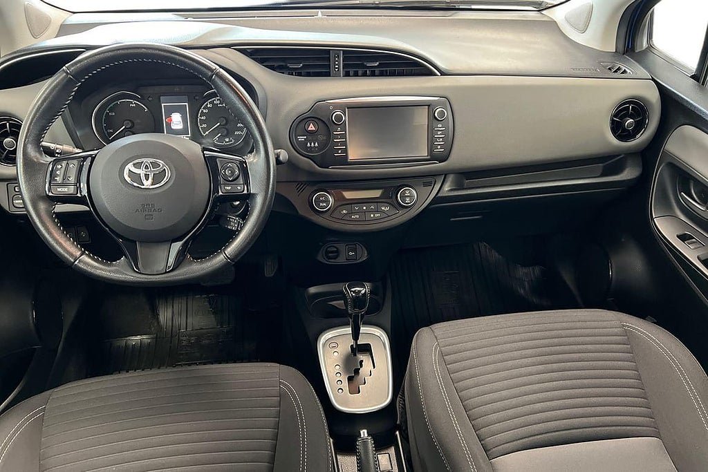 Vehicle Image 10