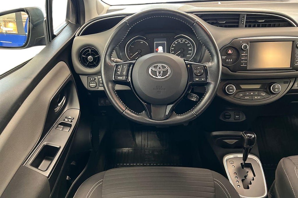 Vehicle Image 11