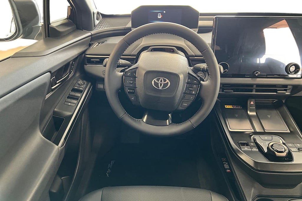 Vehicle Image 11
