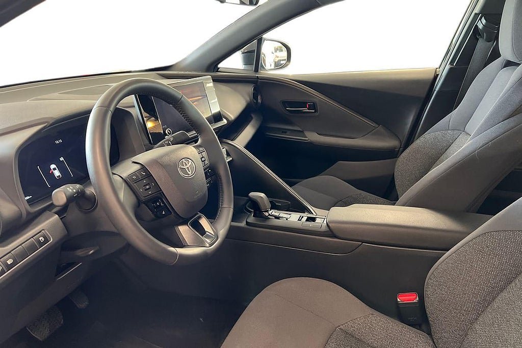 Vehicle Image 14