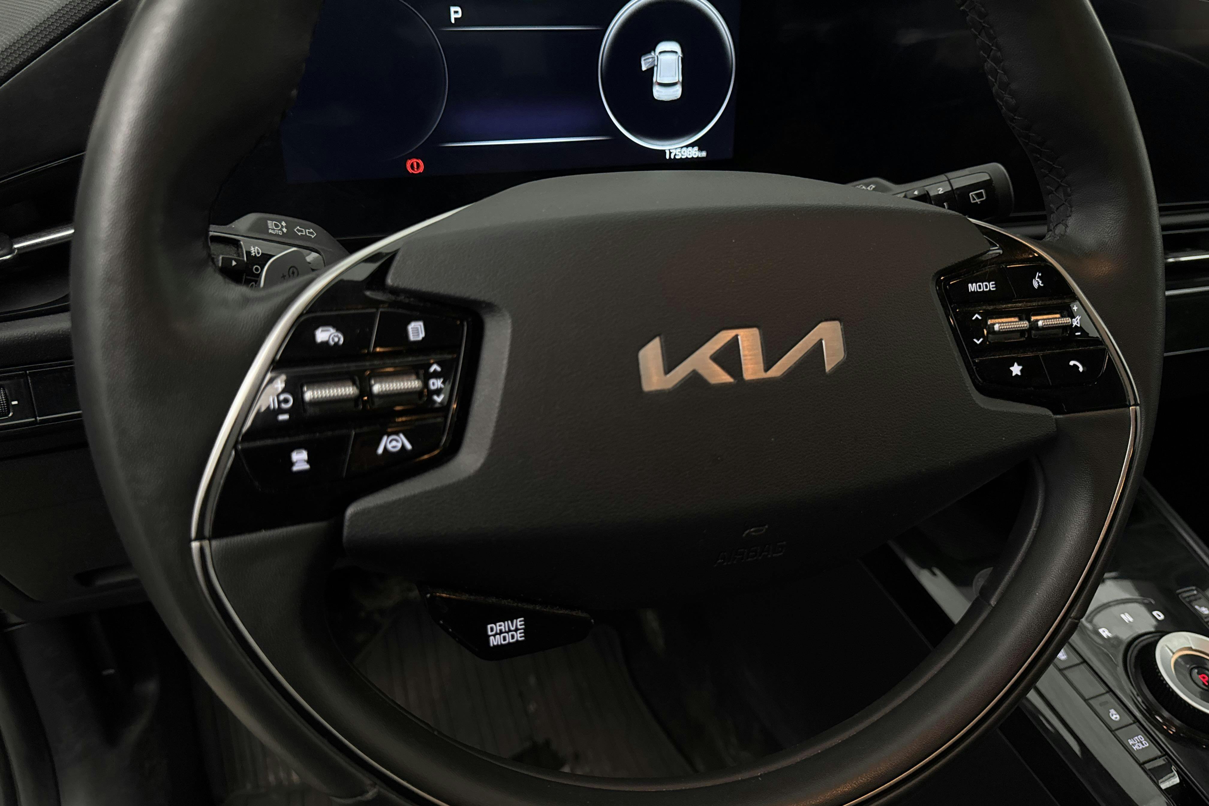 Vehicle Image 17