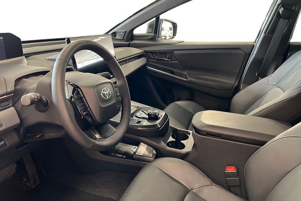 Vehicle Image 14