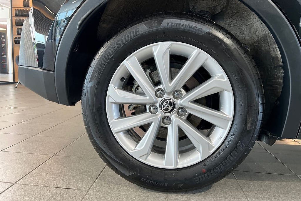 Vehicle Image 17