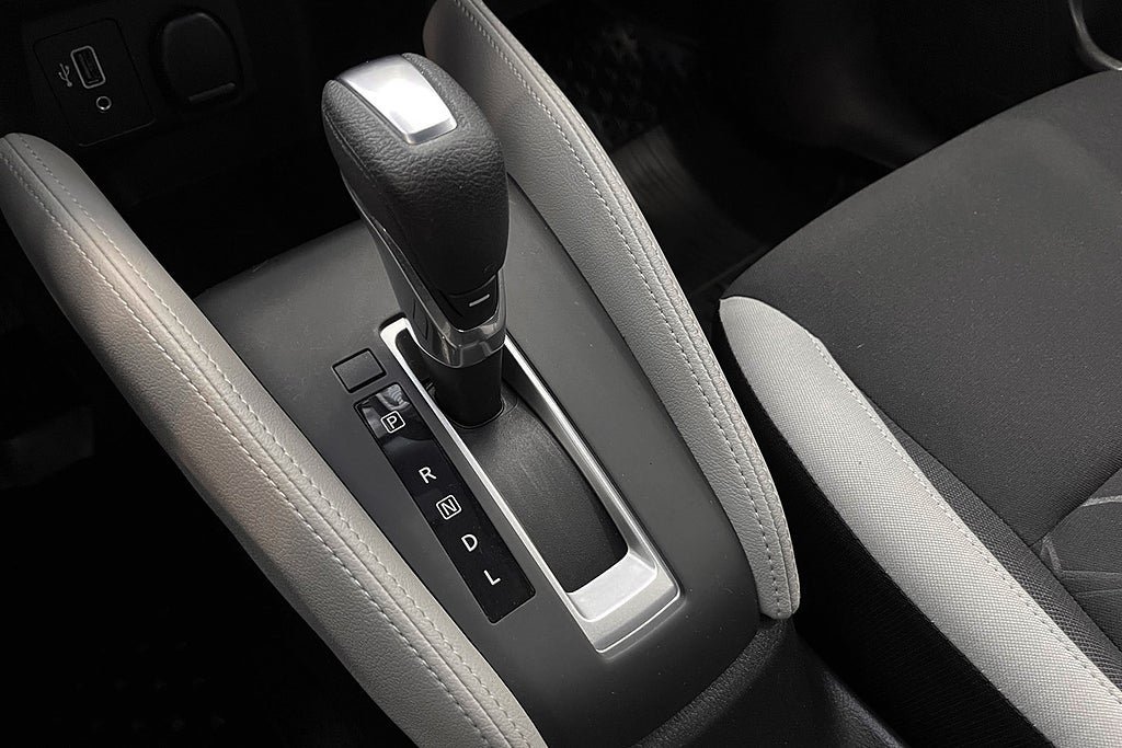Vehicle Image 13