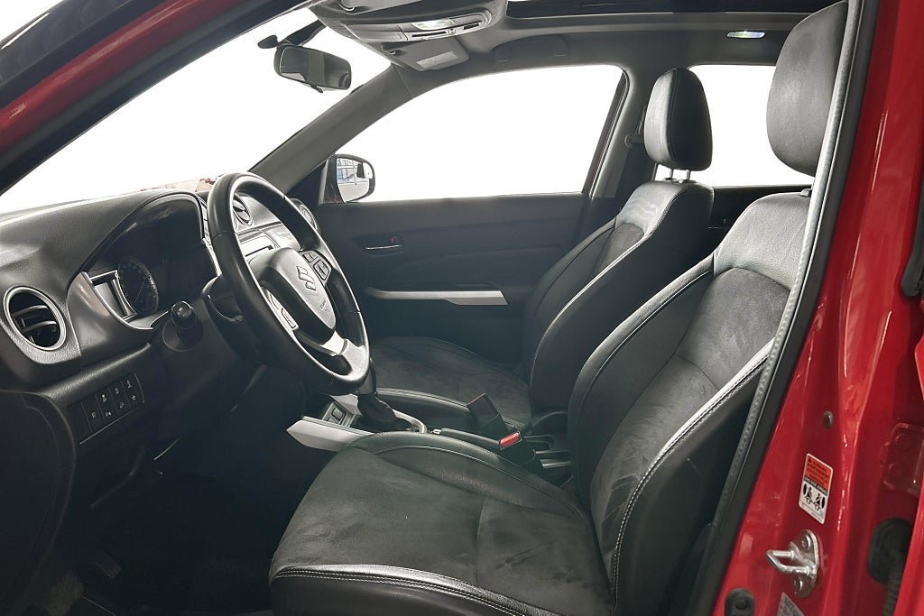 Vehicle Image 12