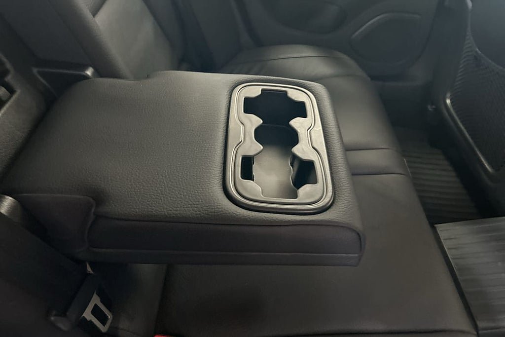 Vehicle Image 32
