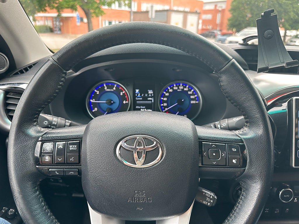 Vehicle Image 14