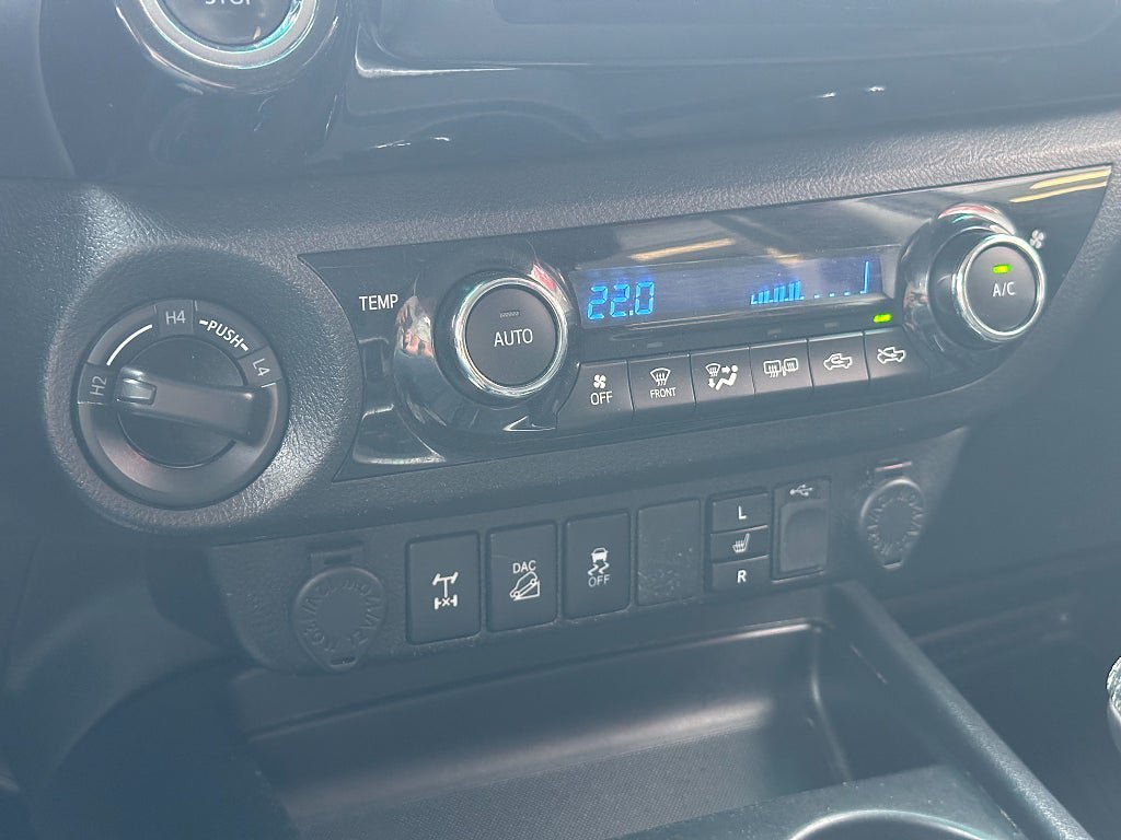 Vehicle Image 17
