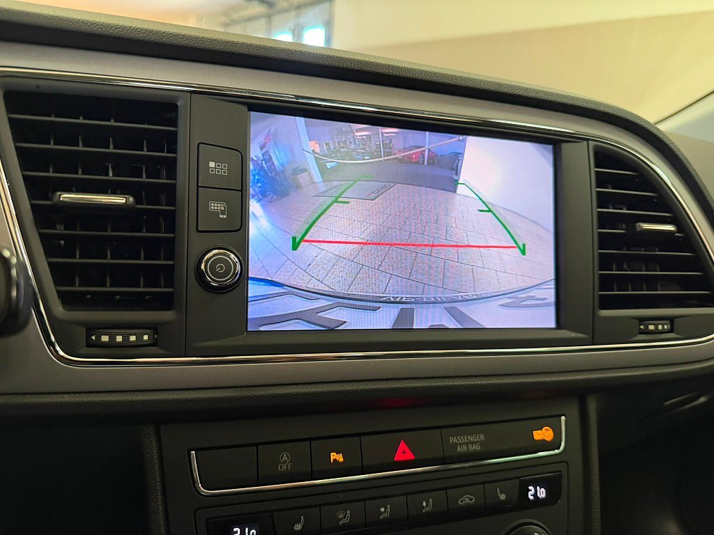 Vehicle Image 25