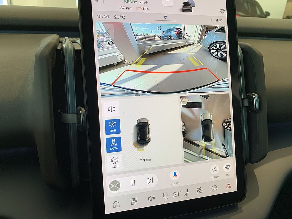 Vehicle Image 13