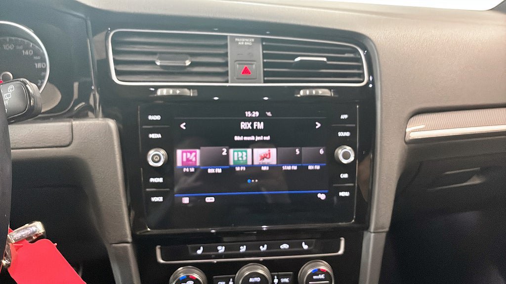 Vehicle Image 9