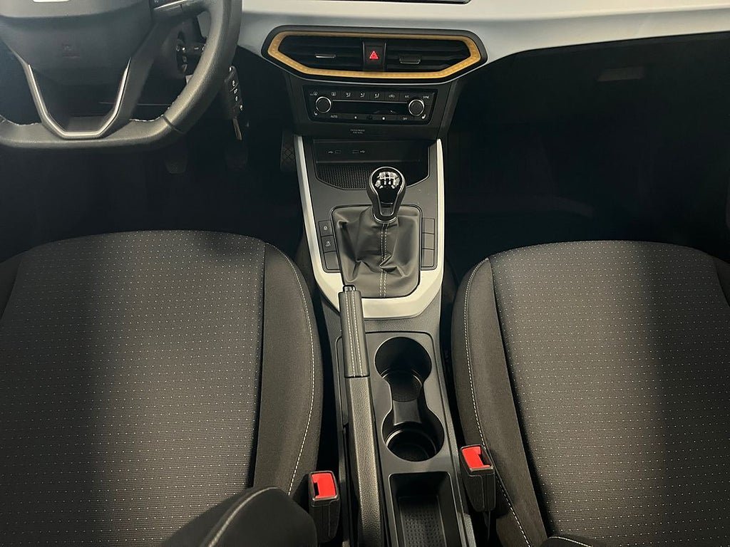 Vehicle Image 12
