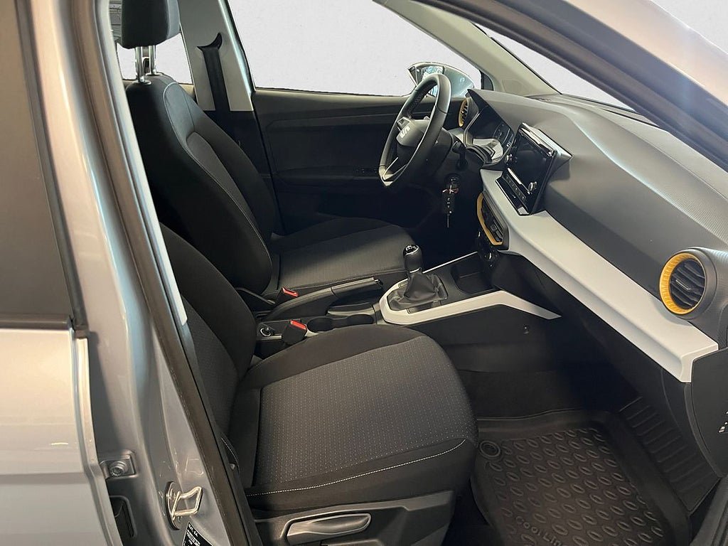 Vehicle Image 13
