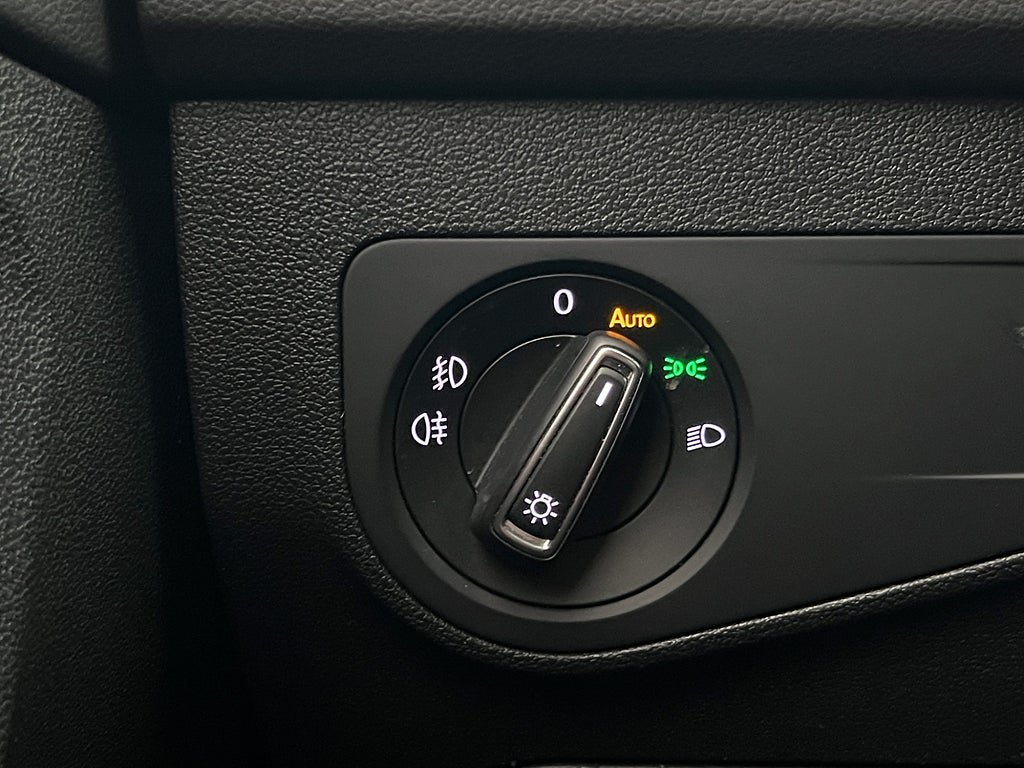 Vehicle Image 29