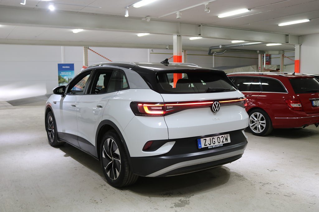 Vehicle Image 6