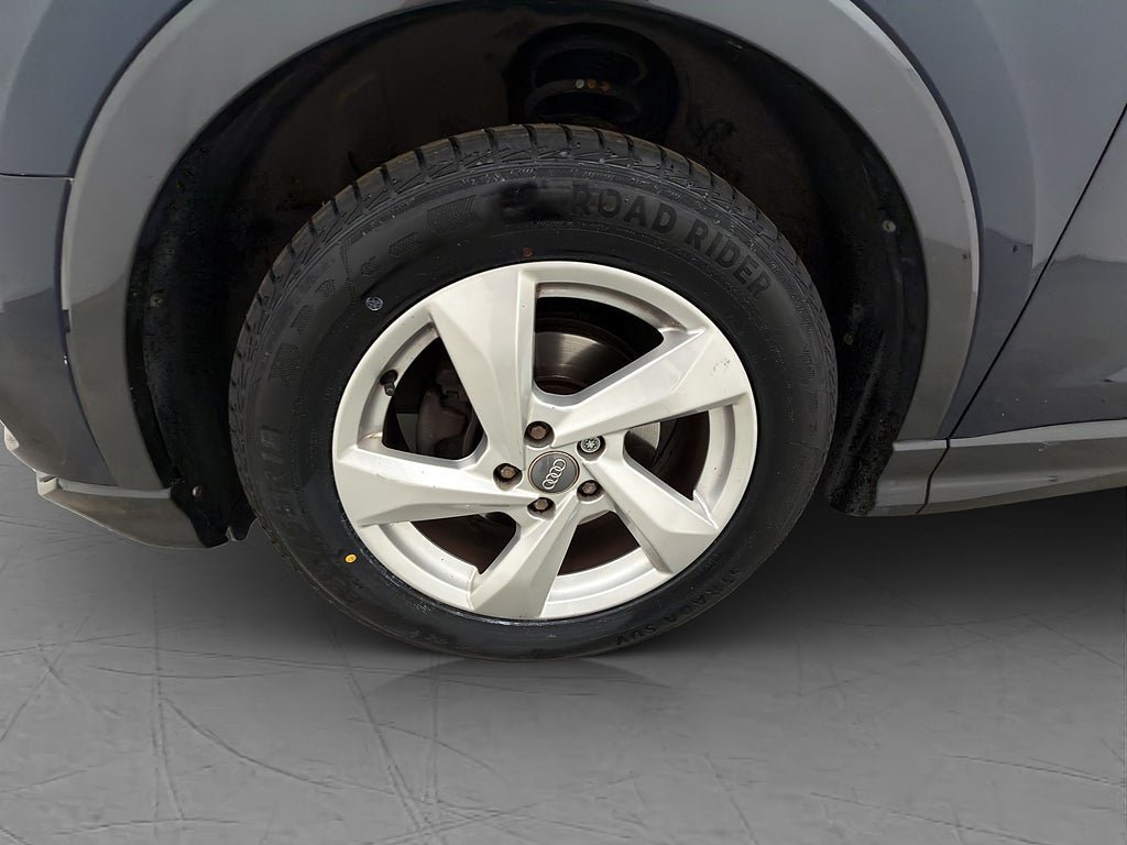 Vehicle Image 17