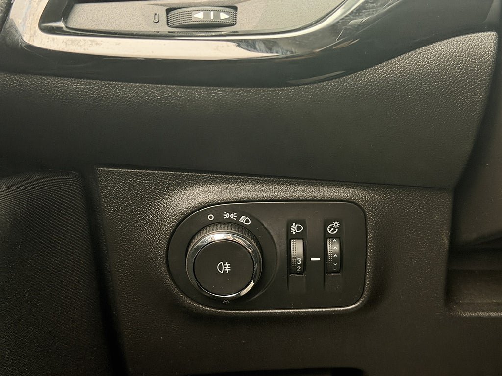 Vehicle Image 24