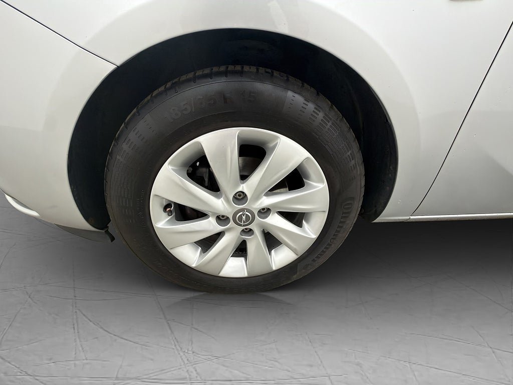 Vehicle Image 25