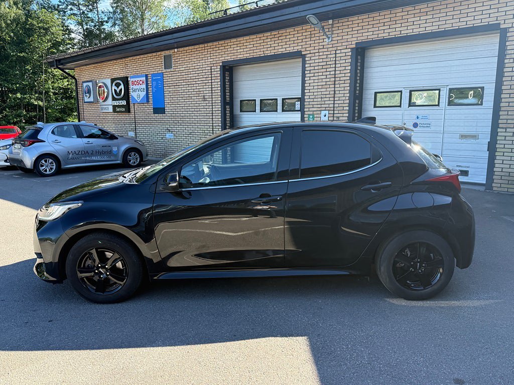 Vehicle Image 6