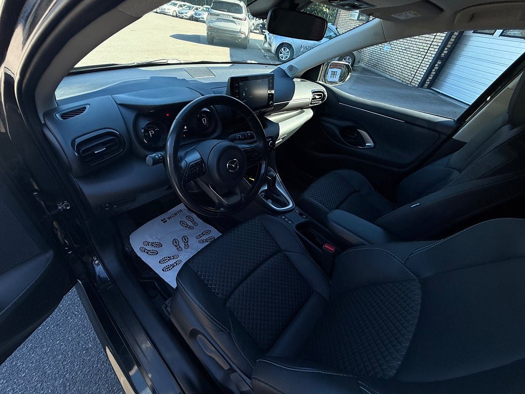 Vehicle Image 12