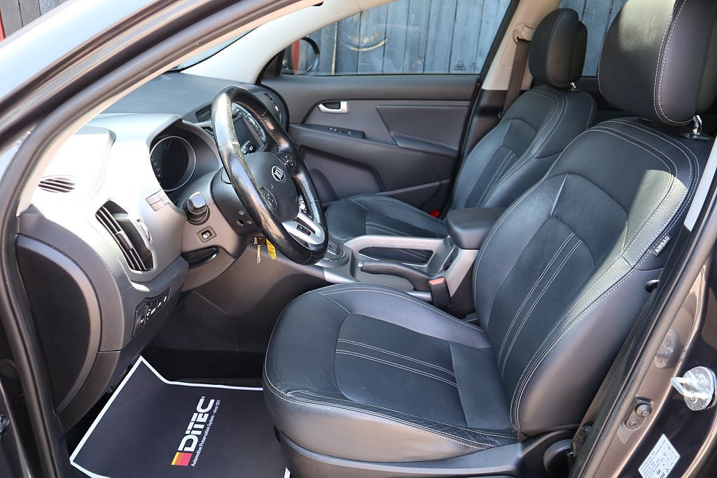 Vehicle Image 11