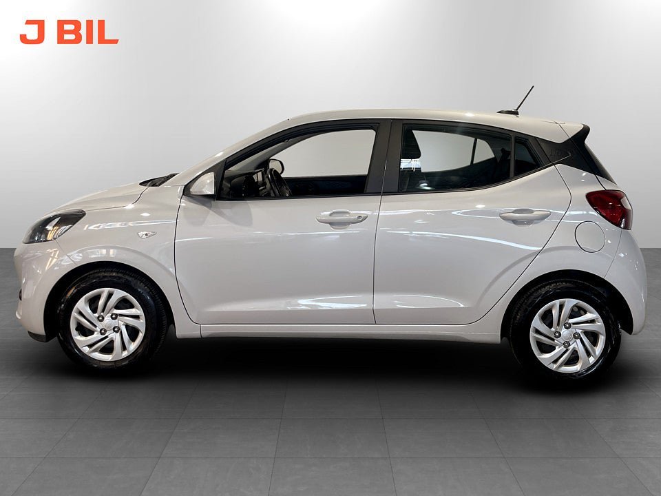 Vehicle Image 13