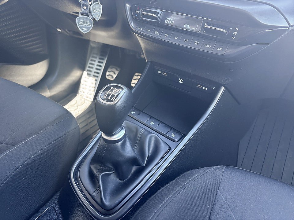 Vehicle Image 11